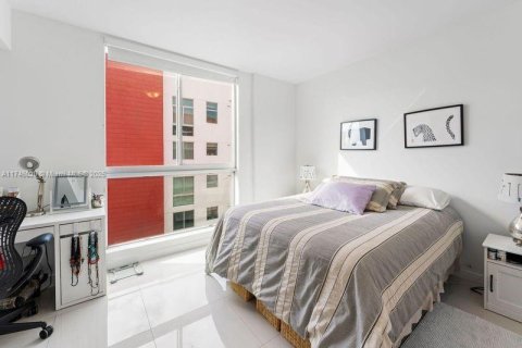 Condo in Doral, Florida, 1 bedroom  № 1864514 - photo 15