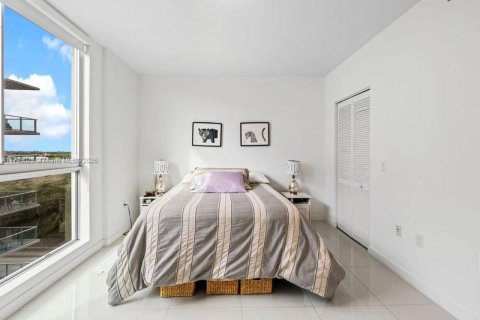 Condo in Doral, Florida, 1 bedroom  № 1864514 - photo 16