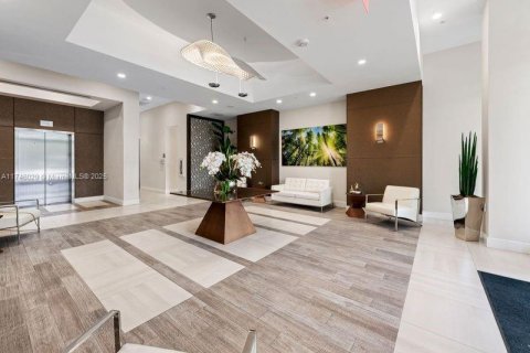 Condo in Doral, Florida, 1 bedroom  № 1864514 - photo 4