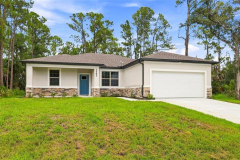 House in North Port, Florida 4 bedrooms, 168.15 sq.m. № 2317437 - photo 2