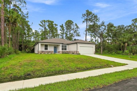 House in North Port, Florida 4 bedrooms, 168.15 sq.m. № 2317437 - photo 4