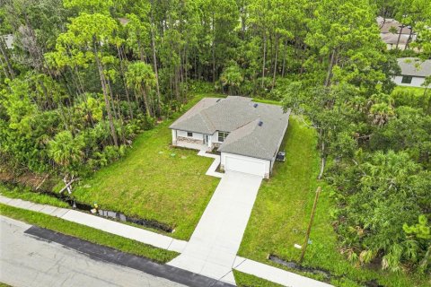 House in North Port, Florida 4 bedrooms, 168.15 sq.m. № 2317437 - photo 9