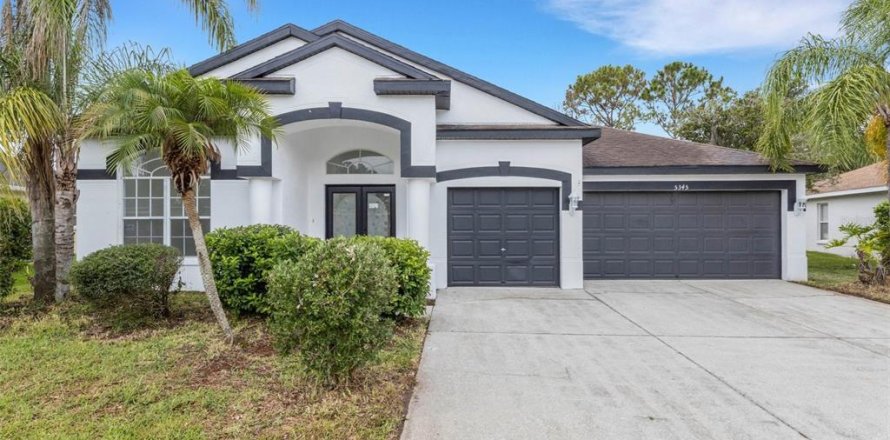Villa ou maison à Wesley Chapel, Floride 4 chambres, 235.41 m2 № 1831670