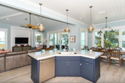 Villa ou maison à vendre à Bradenton Beach, Floride: 6 chambres, 280.38 m2 № 2094610 - photo 16