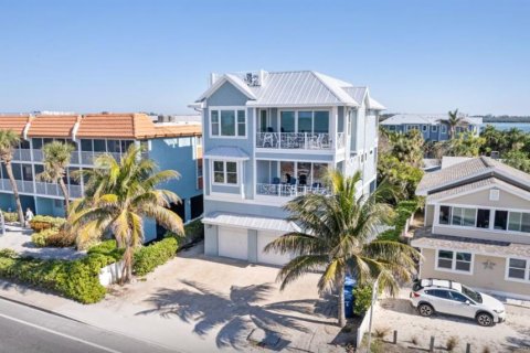Villa ou maison à Bradenton Beach, Floride 6 chambres, 280.38 m2 № 2094610