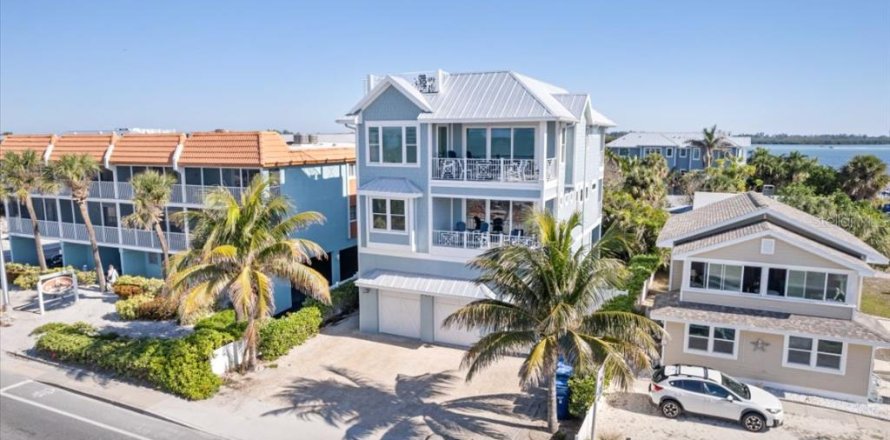 Villa ou maison à Bradenton Beach, Floride 6 chambres, 280.38 m2 № 2094610