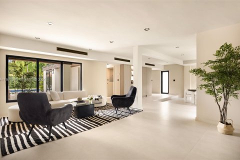 House in Miami, Florida 3 bedrooms, 249.81 sq.m. № 2248018 - photo 4