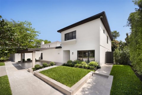 House in Miami, Florida 3 bedrooms, 249.81 sq.m. № 2248018 - photo 2