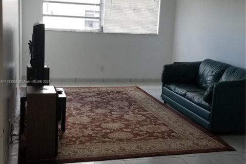 Copropriété à vendre à Hallandale Beach, Floride: 1 chambre, 58.06 m2 № 1968515 - photo 5