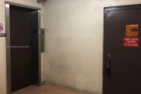 Copropriété à vendre à Hallandale Beach, Floride: 1 chambre, 58.06 m2 № 1968515 - photo 19