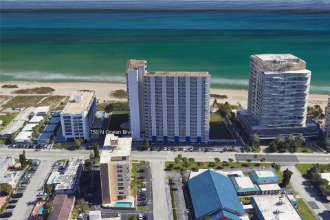 Condo in Pompano Beach, Florida, 2 bedrooms  № 2182353 - photo 21