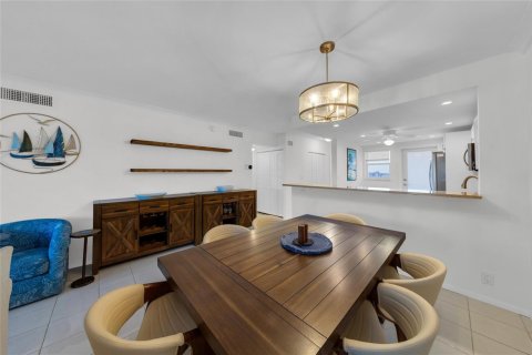Condo in Pompano Beach, Florida, 2 bedrooms  № 2182353 - photo 7