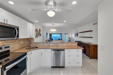 Condo in Pompano Beach, Florida, 2 bedrooms  № 2182353 - photo 30