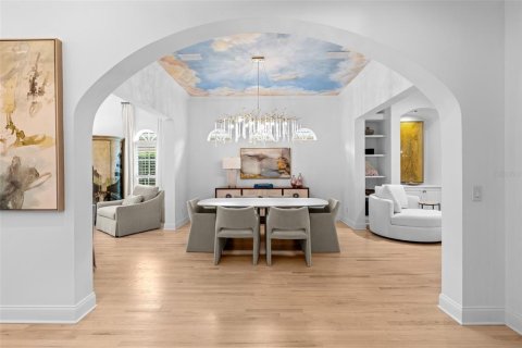 House in Tampa, Florida 5 bedrooms, 365.38 sq.m. № 2391606 - photo 8