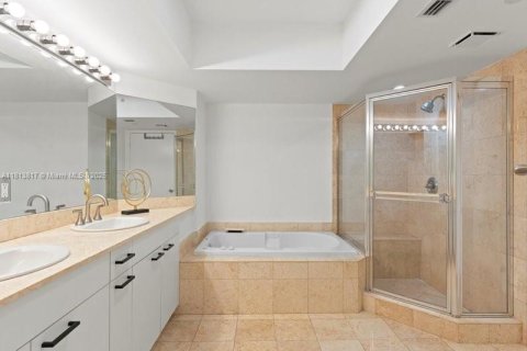 Купить кондоминиум в Авентура, Флорида 2 спальни, 139.82м2, № 1957929 - фото 24