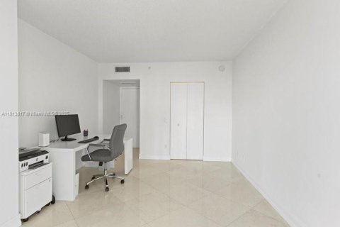 Купить кондоминиум в Авентура, Флорида 2 спальни, 139.82м2, № 1957929 - фото 17