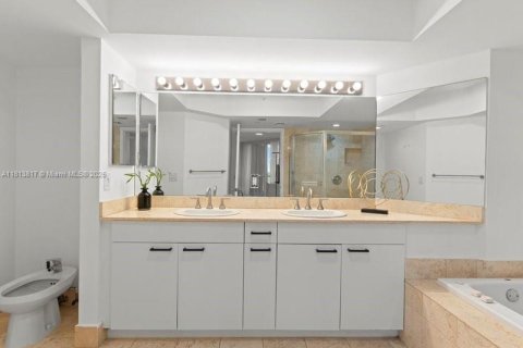 Купить кондоминиум в Авентура, Флорида 2 спальни, 139.82м2, № 1957929 - фото 23