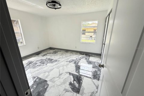 Villa ou maison à vendre à Tampa, Floride: 5 chambres, 184.13 m2 № 1914733 - photo 12