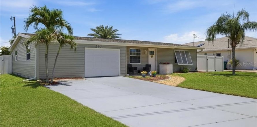 Casa en Port Charlotte, Florida 3 dormitorios, 130.06 m2 № 2211599