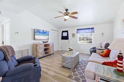 Casa en venta en Port Charlotte, Florida, 3 dormitorios, 130.06 m2 № 2211599 - foto 14