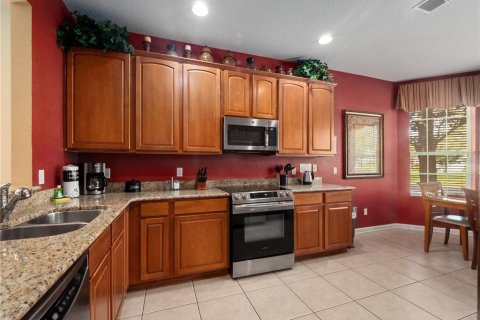 Casa en venta en Kissimmee, Florida, 5 dormitorios, 231.7 m2 № 1539911 - foto 6