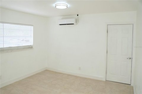 House in Tampa, Florida 3 bedrooms, 102.19 sq.m. № 1822487 - photo 10