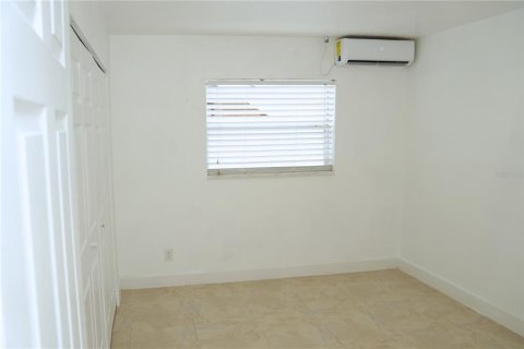 House in Tampa, Florida 3 bedrooms, 102.19 sq.m. № 1822487 - photo 12