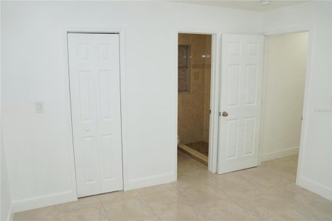 House in Tampa, Florida 3 bedrooms, 102.19 sq.m. № 1822487 - photo 15