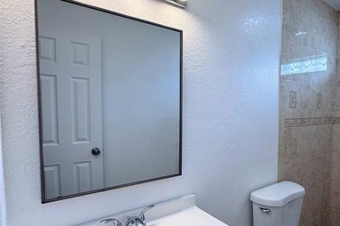House in Tampa, Florida 3 bedrooms, 102.19 sq.m. № 1822487 - photo 9