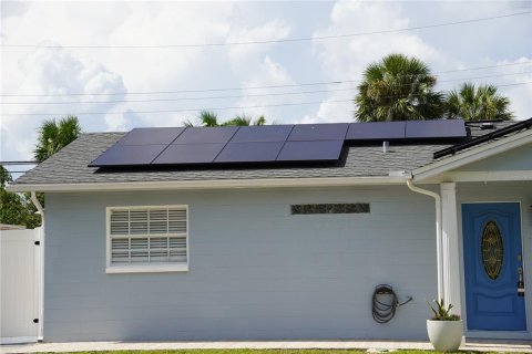 House in Tampa, Florida 3 bedrooms, 102.19 sq.m. № 1822487 - photo 21