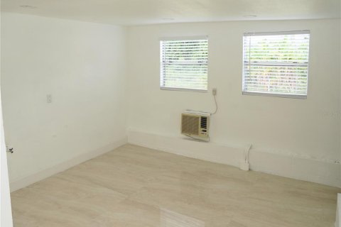 House in Tampa, Florida 3 bedrooms, 102.19 sq.m. № 1822487 - photo 7