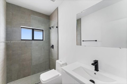Villa ou maison à louer à Miami, Floride: 4 chambres, 165.92 m2 № 2076191 - photo 6