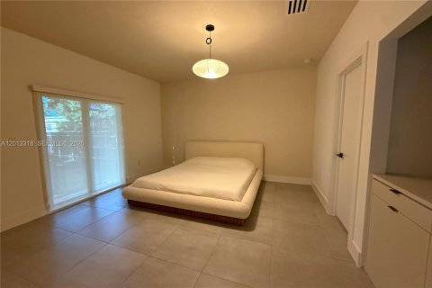 Villa ou maison à louer à Miami, Floride: 4 chambres, 165.92 m2 № 2076191 - photo 9