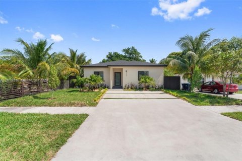 Villa ou maison à Miami, Floride 4 chambres, 165.92 m2 № 2076191