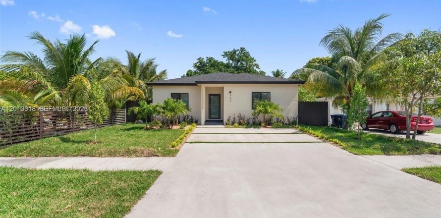 Villa ou maison à Miami, Floride 4 chambres, 165.92 m2 № 2076191