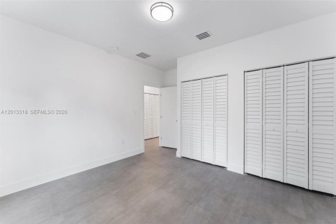 Villa ou maison à louer à Miami, Floride: 4 chambres, 165.92 m2 № 2076191 - photo 7