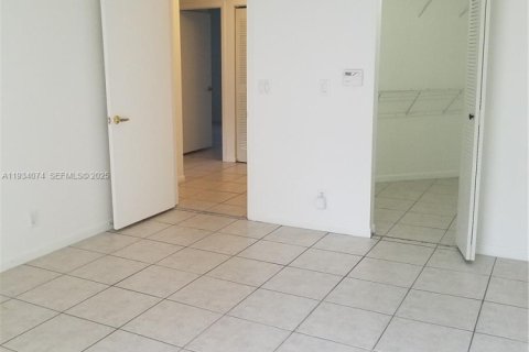 Снять в аренду виллу или дом в Коконат Крик, Флорида 3 спальни, 130.16м2, № 1992319 - фото 13