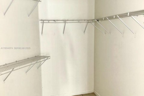 Снять в аренду виллу или дом в Коконат Крик, Флорида 3 спальни, 130.16м2, № 1992319 - фото 15