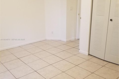 Снять в аренду виллу или дом в Коконат Крик, Флорида 3 спальни, 130.16м2, № 1992319 - фото 22