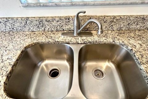 Снять в аренду виллу или дом в Коконат Крик, Флорида 3 спальни, 130.16м2, № 1992319 - фото 11