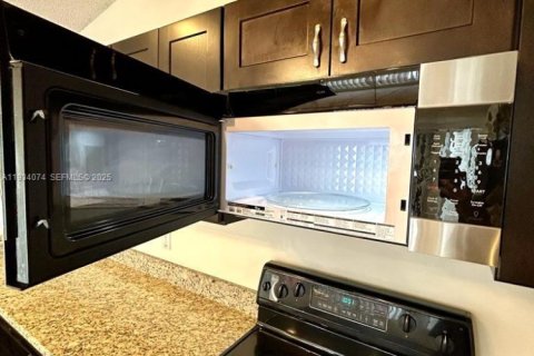 Снять в аренду виллу или дом в Коконат Крик, Флорида 3 спальни, 130.16м2, № 1992319 - фото 7