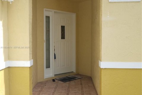 Снять в аренду виллу или дом в Коконат Крик, Флорида 3 спальни, 130.16м2, № 1992319 - фото 2