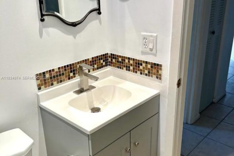 Снять в аренду виллу или дом в Коконат Крик, Флорида 3 спальни, 130.16м2, № 1992319 - фото 26