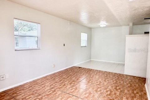 Villa ou maison à louer à Orlando, Floride: 3 chambres, 78.04 m2 № 2411642 - photo 5