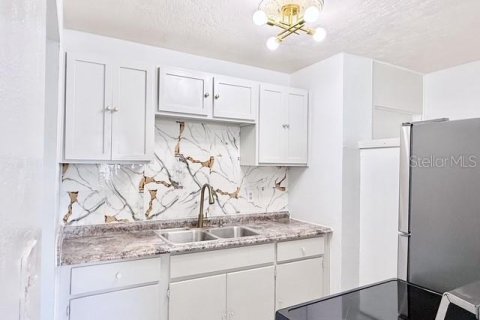 Villa ou maison à louer à Orlando, Floride: 3 chambres, 78.04 m2 № 2411642 - photo 7