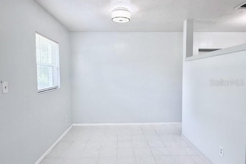 Villa ou maison à louer à Orlando, Floride: 3 chambres, 78.04 m2 № 2411642 - photo 6