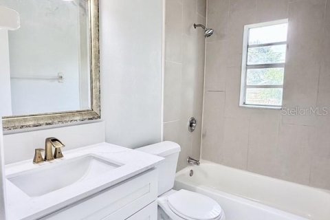 Villa ou maison à louer à Orlando, Floride: 3 chambres, 78.04 m2 № 2411642 - photo 13