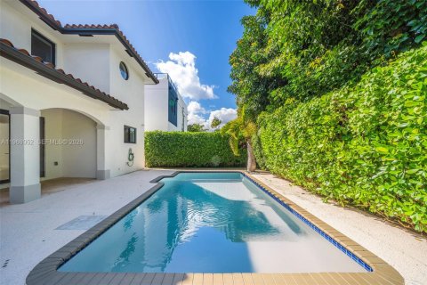 Casa en venta en Miami, Florida, 4 dormitorios, 269.04 m2 № 2027870 - foto 29