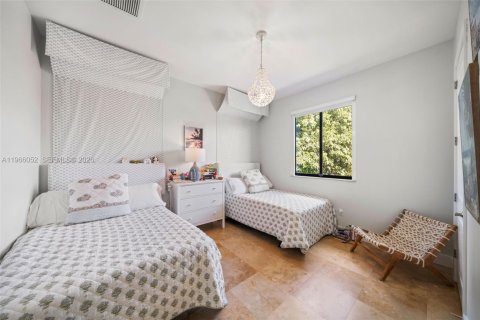 Casa en venta en Miami, Florida, 4 dormitorios, 269.04 m2 № 2027870 - foto 25