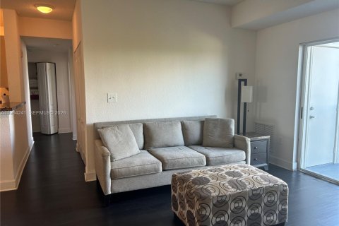 Condominio en alquiler en South Miami, Florida, 3 dormitorios, 108.14 m2 № 2026426 - foto 5